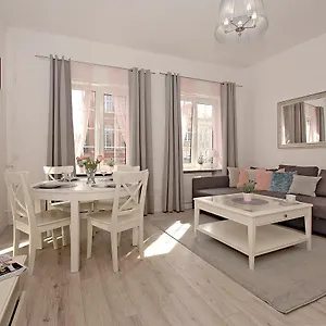  Apartment Kameralny Dluga 50