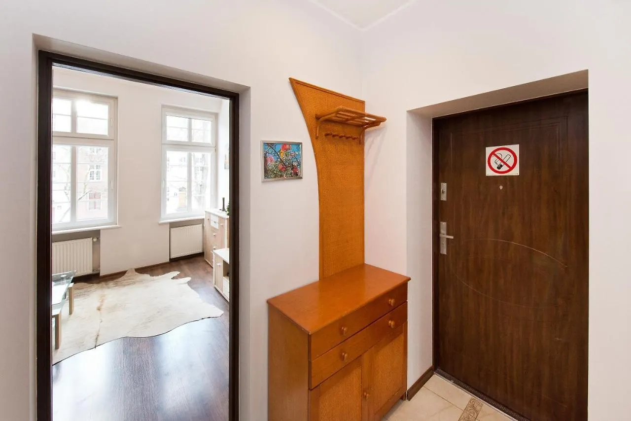 Gdanskie Apartamenty - Apartamenty Na Sw Ducha - Gdanskie Poddasza Z Jacuzzi I De Luxe 0*, Gdansk